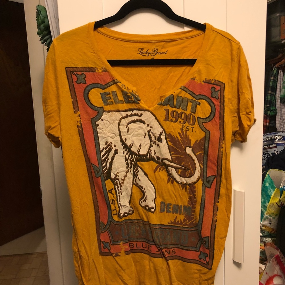 Lucky brand elephant tee